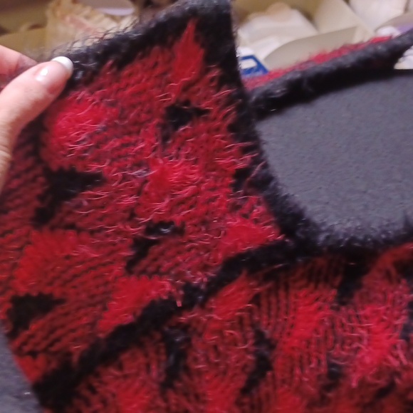 Investments red black soft fuzzy sweater cardigan size SP - Picture 3 of 4